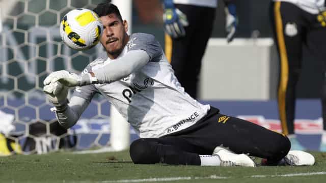 João Paulo deixa campo reclamando da arbitragem: ‘Até quando vai essa palhaçada?’