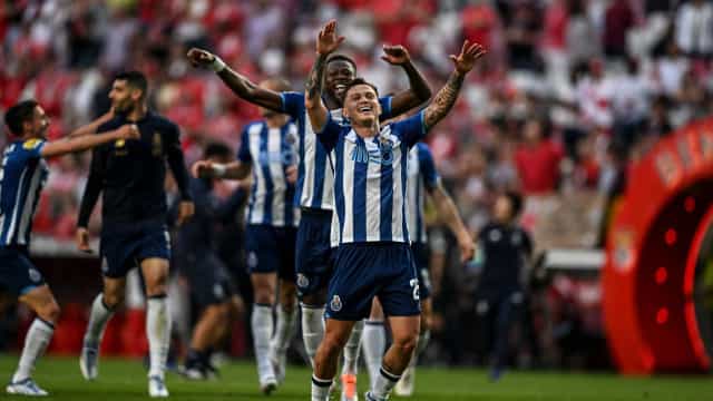 Porto vence o Benfica no Estádio da Luz e conquista o Campeonato Português