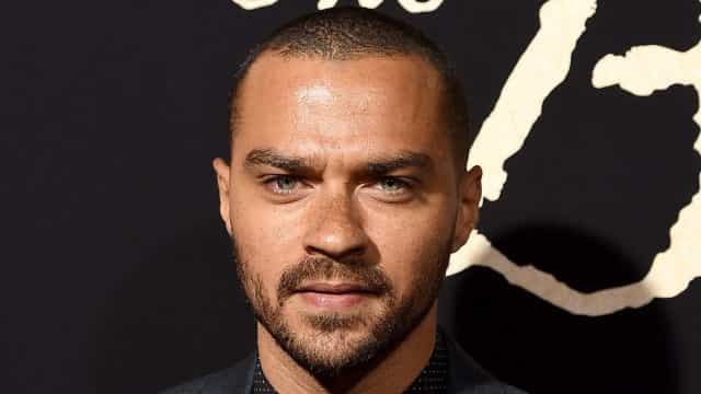 Jesse Williams, de ‘Grey’s Anatomy’, discute cenas de nudez em palco da Broadway