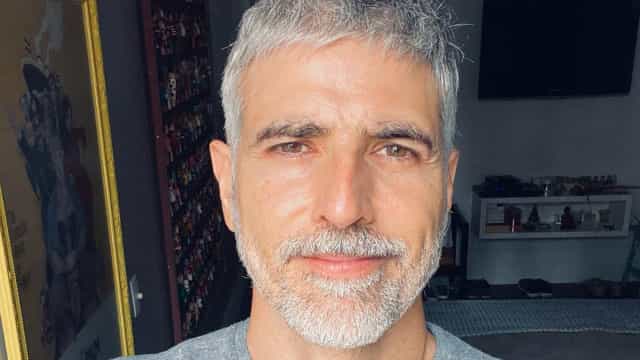 Reynaldo Gianecchini lembra fotos quando posou completamente nu