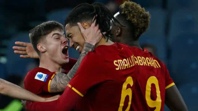 Roma pressiona, perde muitos gols, mas só empata com o lanterna Venezia