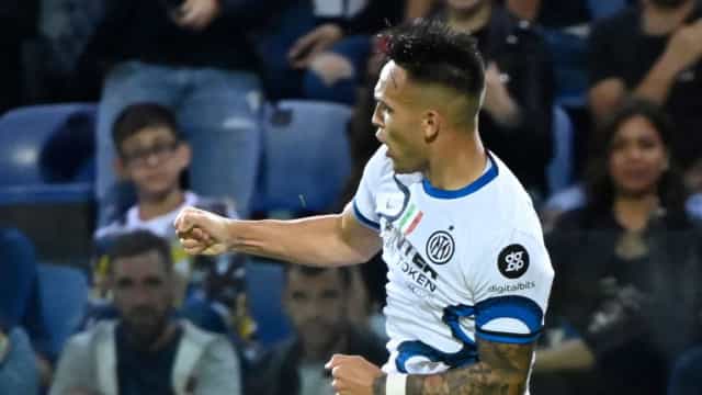 Inter derrota Cagliari e adia decisão do título italiano para a última rodada