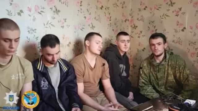 Russos capturados dizem que comandantes estão matando soldados feridos