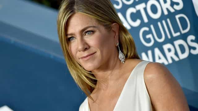 Jennifer Aniston brinca ao falar sobre divórcio de Brad Pitt