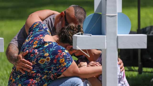 Marido de professora assassinada em massacre no Texas morre de ataque cardíaco