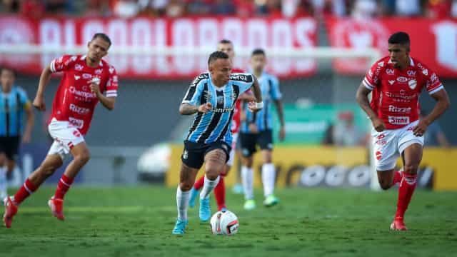 Grêmio empata com Vila Nova, fica em 5º na Série B e torcida pede Renato Gaúcho