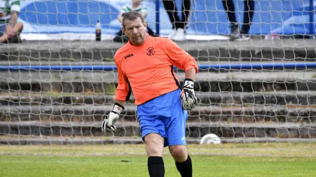 Ídolo do Rangers e ex-goleiro do United revela câncer terminal: ‘6 meses de vida’