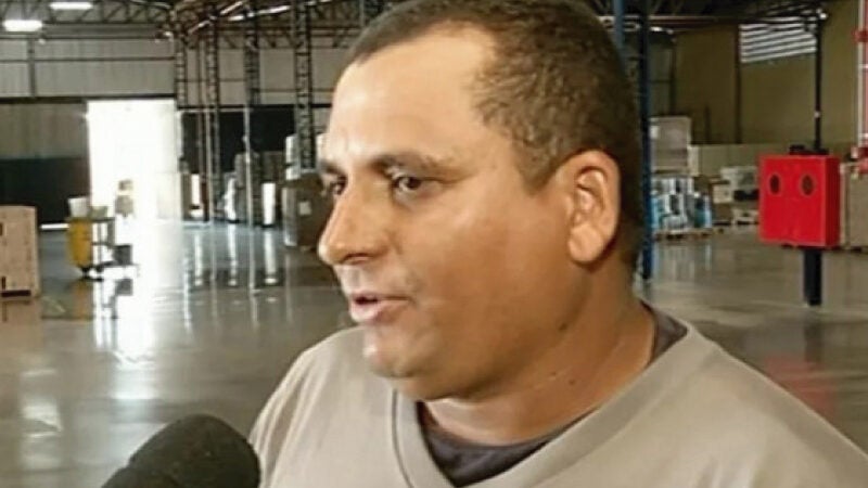 Auxiliar de serviços gerais devolve PIX de R$ 95 mil recebido por engano