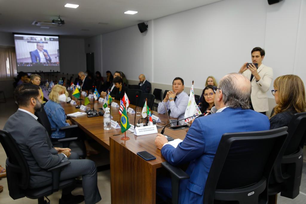 Vice-governador, embaixador da União Europeia e secretários discutem em Cuiabá ações para neutralizar carbono