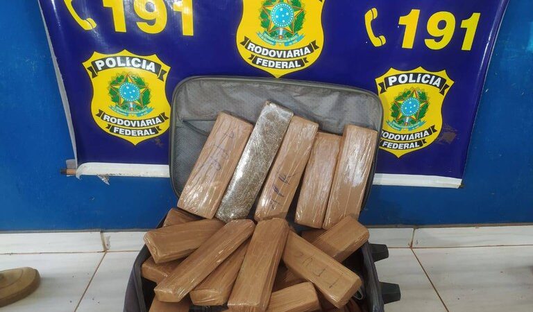 Durante final de semana prolongado, Polícia Rodoviária Federal apreende mais de 200 kg de drogas e apreende armas