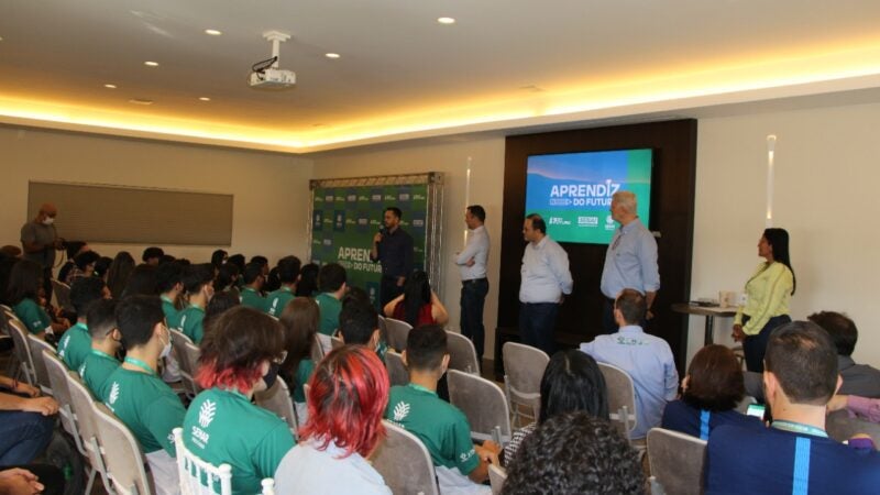 Aprendiz do Futuro capacita 50 jovens para área de tecnologia no agro