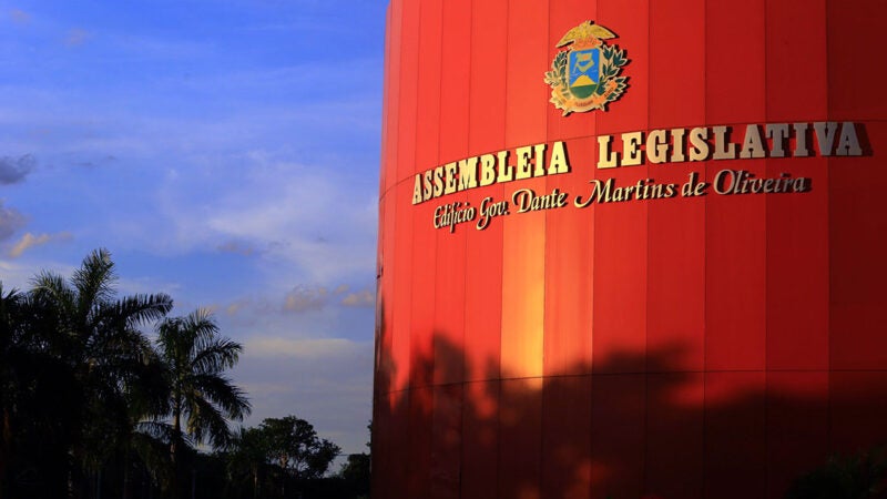 Comissão na Assembleia derruba veto ao projeto que fornece medicamentos à base de canabidiol pelo SUS em Mato Grosso