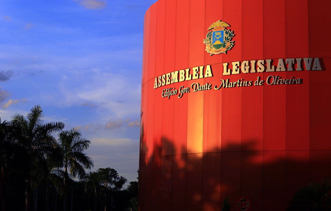 Comissão na Assembleia derruba veto ao projeto que fornece medicamentos à base de canabidiol pelo SUS em Mato Grosso