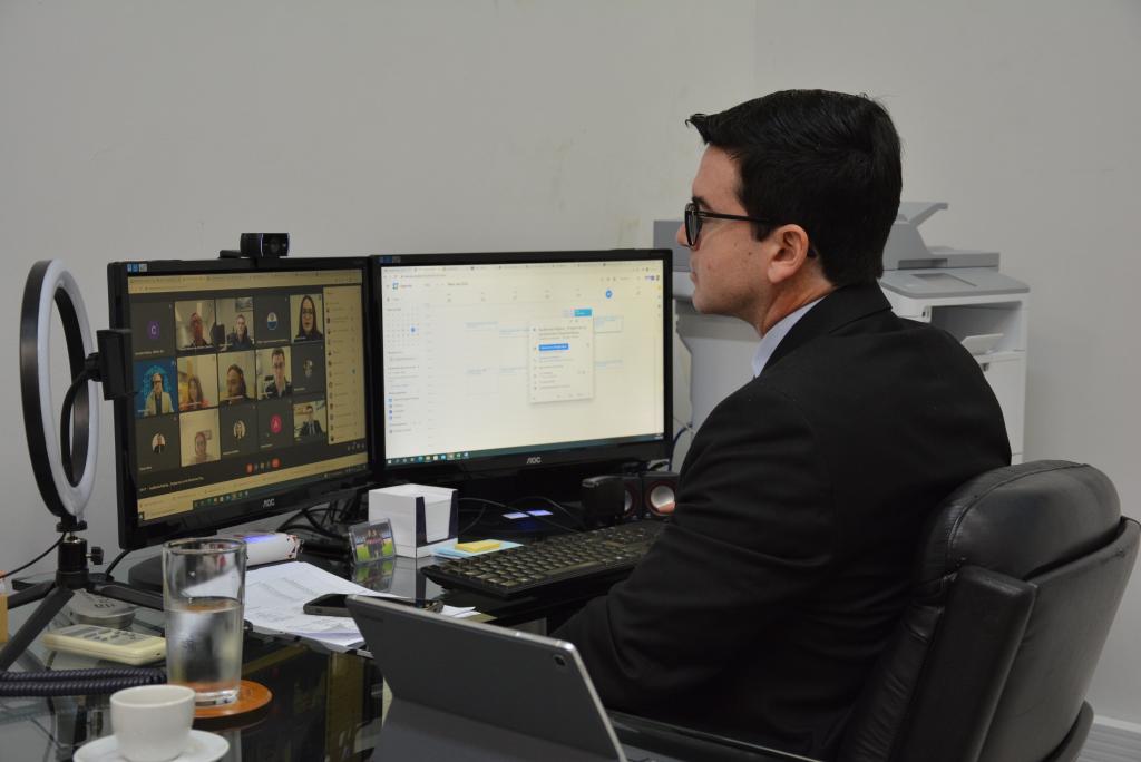 Governo de Mato Grosso avalia como implantar novas medidas para reduzir ICMs nos combustíveis
