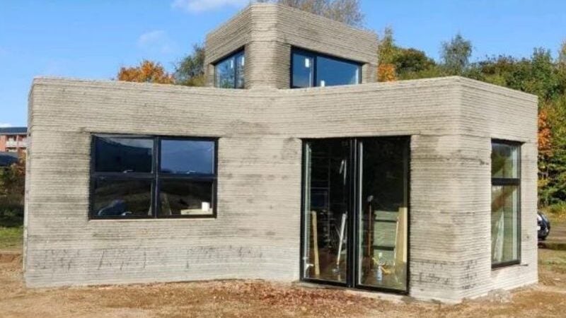 Casa de concreto é construída com impressora 3D em cinco semanas