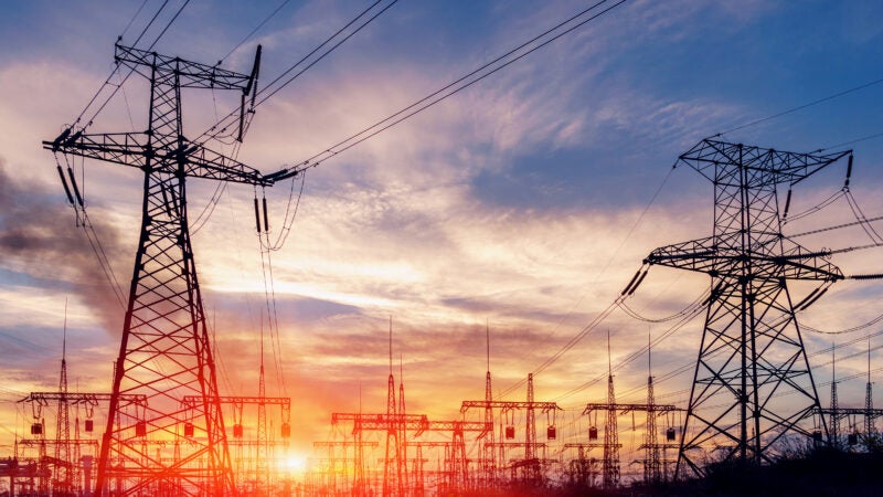 Com aumento da bandeira tarifária, consumidores migram para gestora de energia e obtém desconto de até 20%