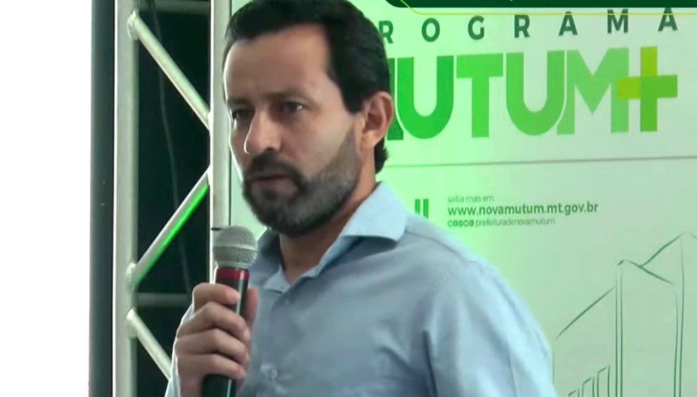 Prefeito assina contrato para ampliar e melhorar de iluminação pública em Nova Mutum  