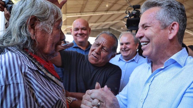 Nortão: governador atende pedido de cacique Raoni e trabalhará para construir o asfalto na MT-322