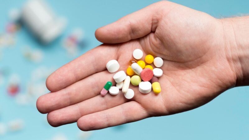 Automedicação para emagrecer oferece riscos graves à saúde