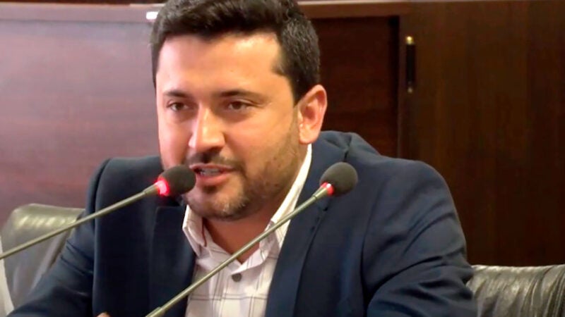 Prefeito de Colíder autoriza mais de R$ 1 milhão para compra de retroescavadeiras