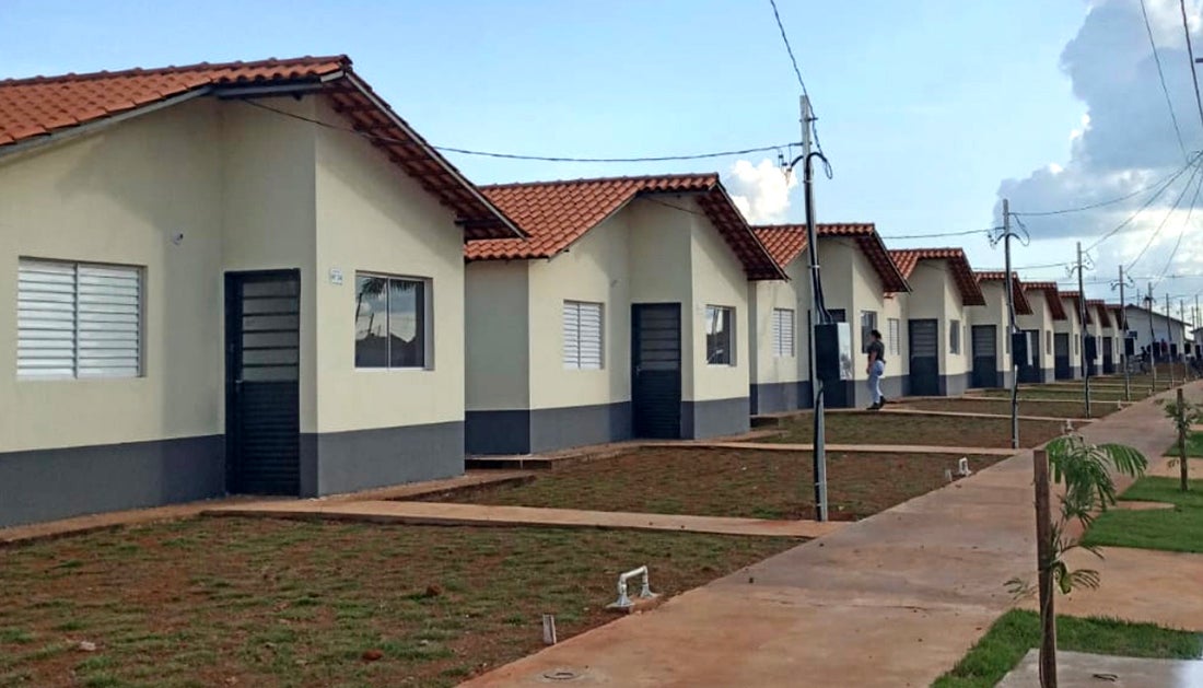 Governo de Mato Grosso anuncia nesta 6ª construção de 3 mil casas populares em 50 cidades