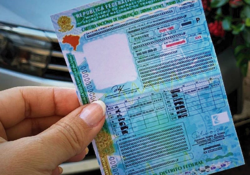 Nova CNH já está valendo; saiba o que muda na carteira de habilitação