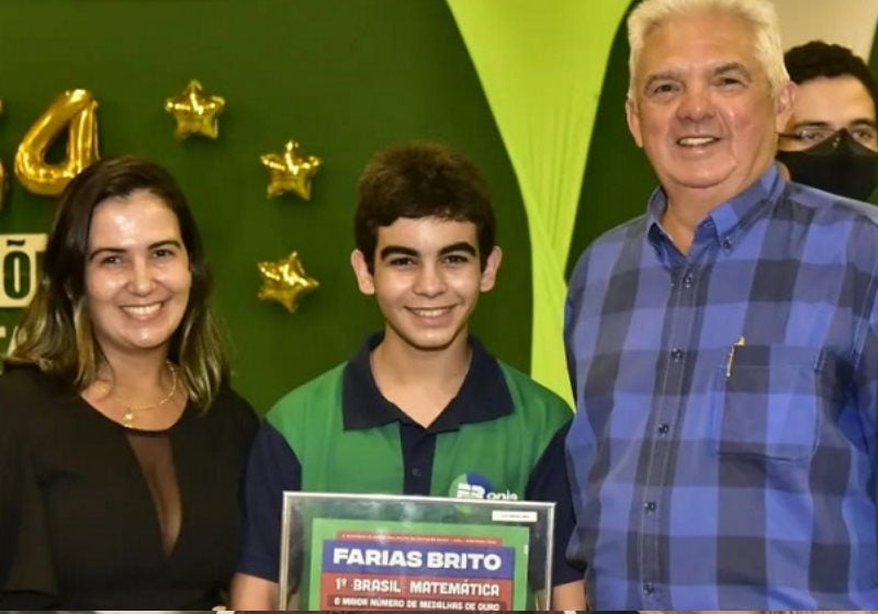 Menino prodígio de 13 anos passa em mais um vestibular: agora de Medicina