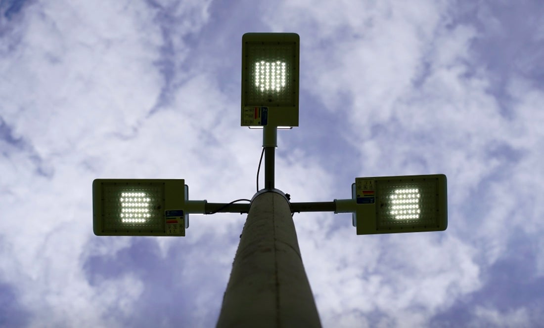 Governo do Estado entrega primeira remessa de lâmpadas de LED para 10 municípios