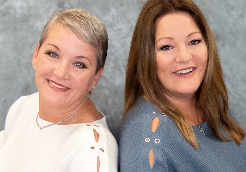 Irmãs se conhecem após 45 anos. Elas têm filhos na mesma escola e não sabiam