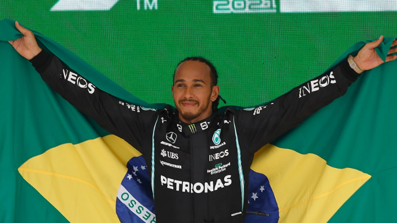 Lewis Hamilton ganha título de cidadão honorário do Brasil