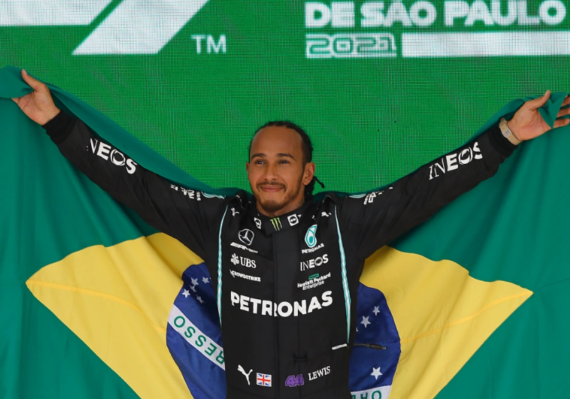 Lewis Hamilton ganha título de cidadão honorário do Brasil