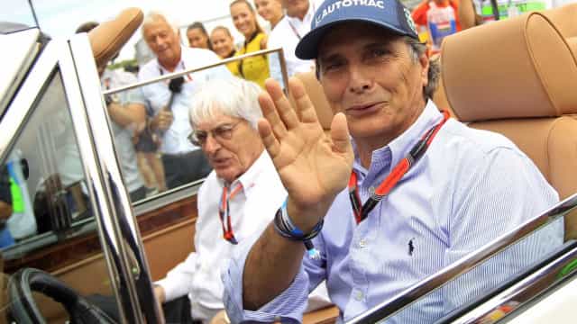 Nelson Piquet comenta manobra de Lewis Hamilton e usa termo racista