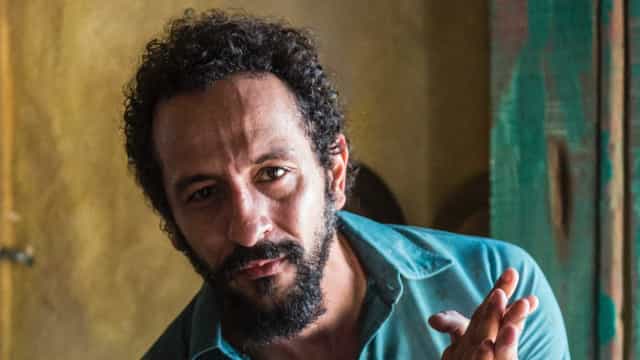 Irandhir Santos é afastado das gravações de "Pantanal" após cair de cavalo