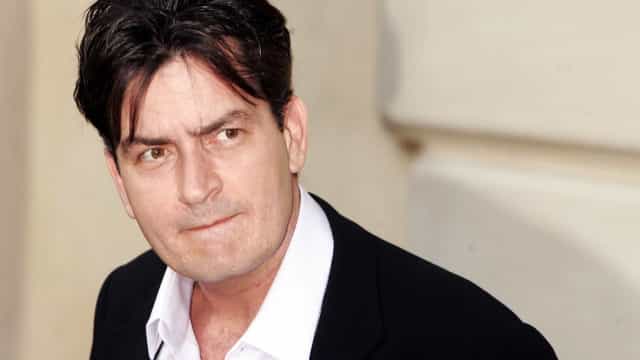 Charlie Sheen diz que culpa de filha entrar para o OnlyFans é da ex-mulher