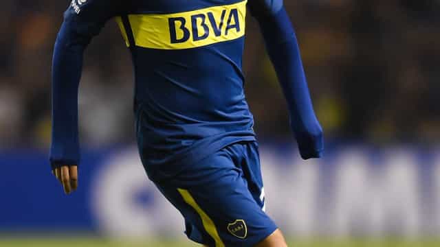 Aos 38 anos, Tevez anuncia aposentadoria: ‘Eu dei tudo que tinha no meu coração’