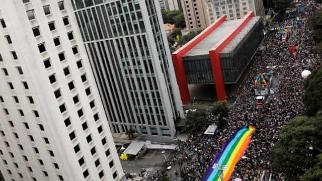 Parada do Orgulho LGBT+: gasto médio do turista aumentou 15% em 2022