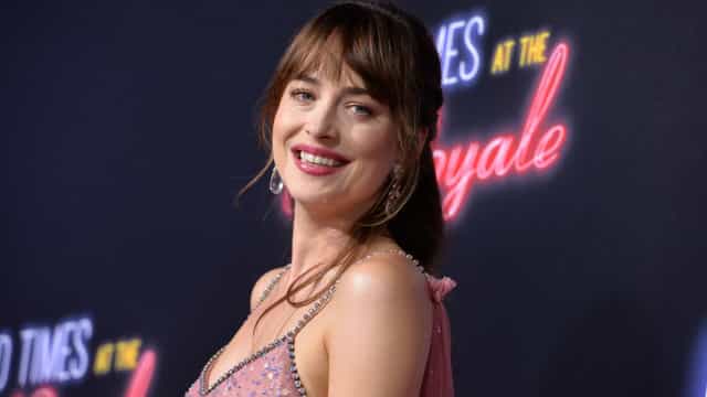 Dakota Johnson vira produtora com o premiado ‘Cha Cha Real Smooth’