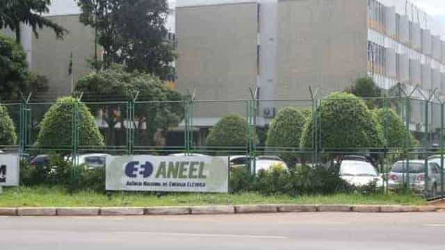 Diretora-geral da Aneel suspende benefício a térmica da J&F