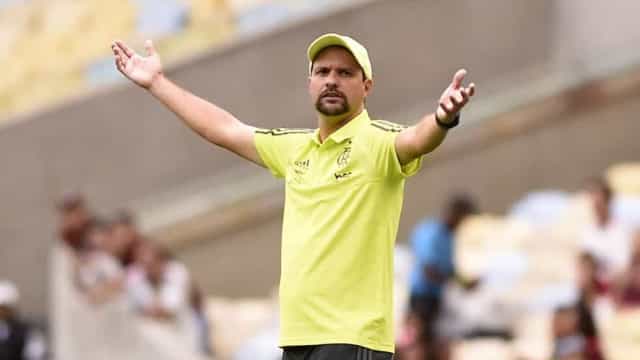 Vasco contrata Maurício Souza, ex-auxiliar do Flamengo, para suceder Zé Ricardo