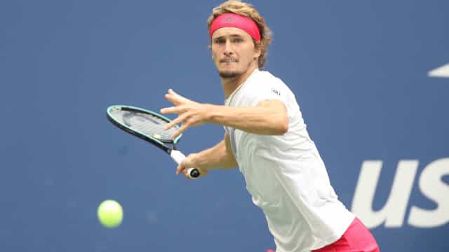 Zverev lamenta ‘lesão séria’ e parabeniza Nadal por 14ª final em Roland Garros