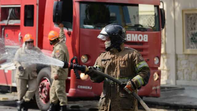 SP: incêndio em prédio residencial na avenida 9 de Julho assusta moradores