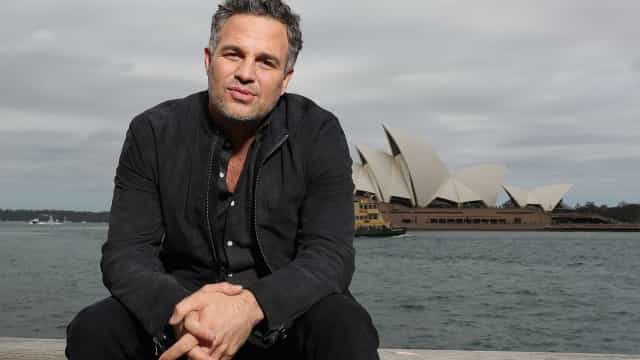 Mark Ruffalo pede a Joe Biden para não confiar em Jair Bolsonaro