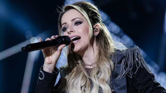 Sandy fica ruiva e recebe aprovação dos seguidores