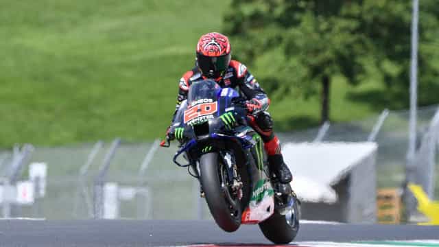 Quartararo passa Bagnaia na largada, vê rival cair e leva etapa alemã da MotoGP