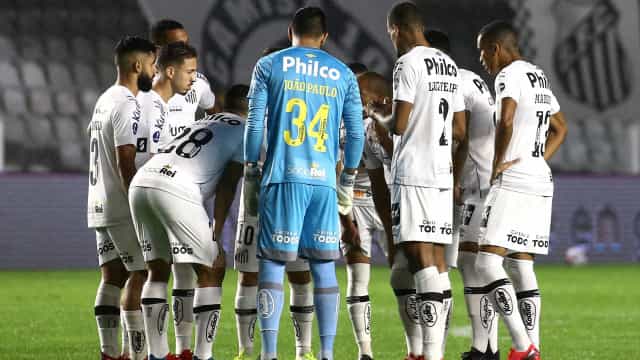 Santos cede igualdade ao Internacional na Vila Belmiro e soma 5º jogo sem vitória