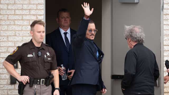 Júri de Johnny Depp contra Amber Heard interrompe deliberações para fazer pergunta