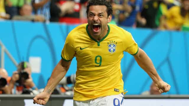 Após goleada, Fred exalta grupo da seleção e avisa: ‘A Copa já começou’