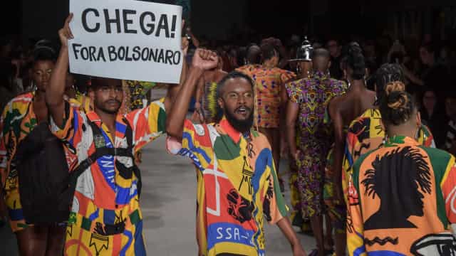 SPFW tem atos a favor de Lula com Gil do Vigor e Lumena na passarela