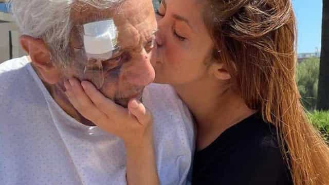 Shakira desmente rumores de ataque de ansiedade. Pai foi para o hospital