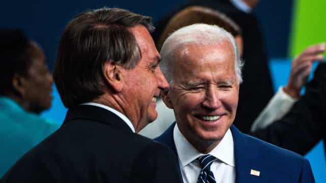 Bolsonaro pediu ajuda a Biden contra Lula nas eleições, diz Bloomberg